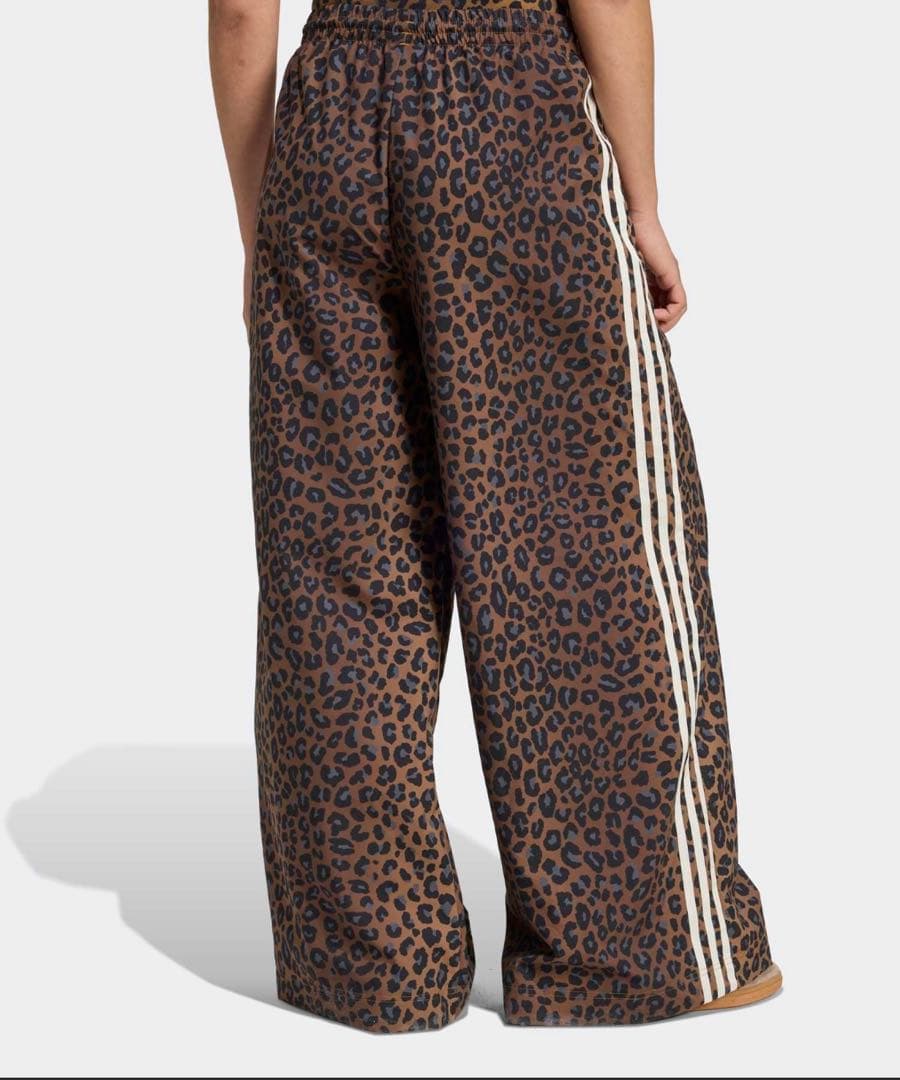 アディダス ヒョウ柄 ワイドパンツ
