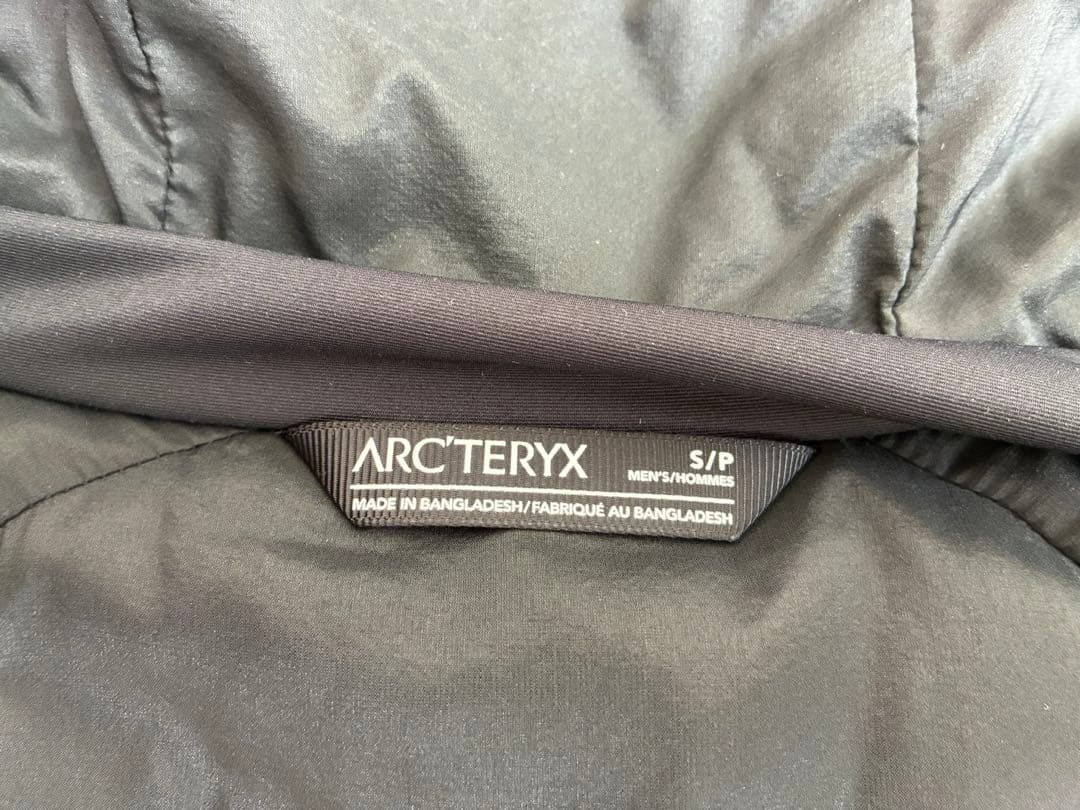 ARC'TERYX　ATOM AR HOODY アトムフーディ 刺繍タグ