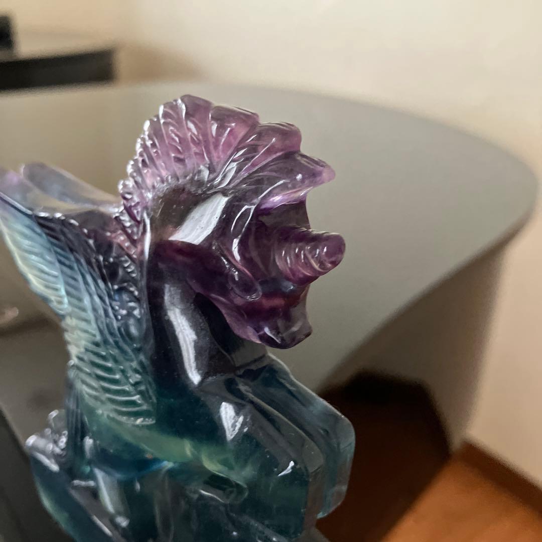 トリプルカラーフローライト　ペガサス　天然石置物