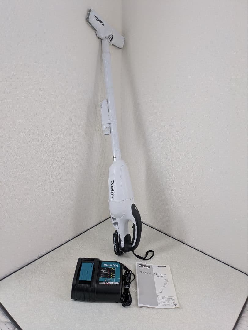 マキタ充電式クリーナ（中古） モデルCL180FD