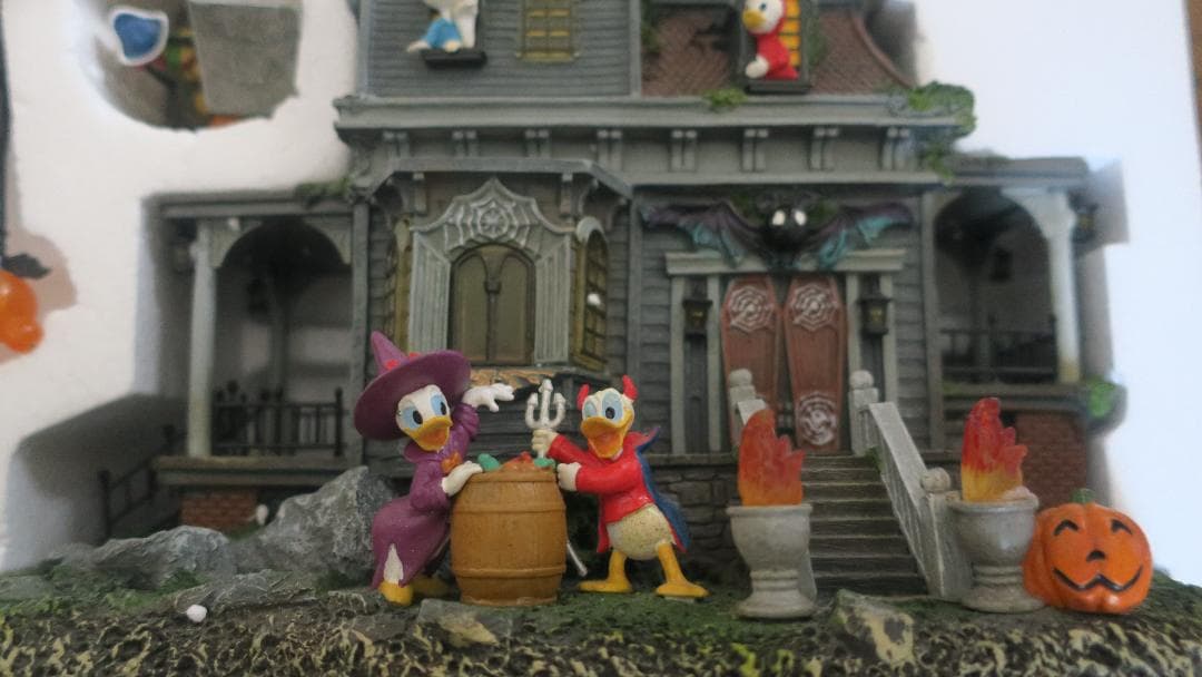 ディズニー ハロウィン ビレッジ 12ピース Disney Halloween
