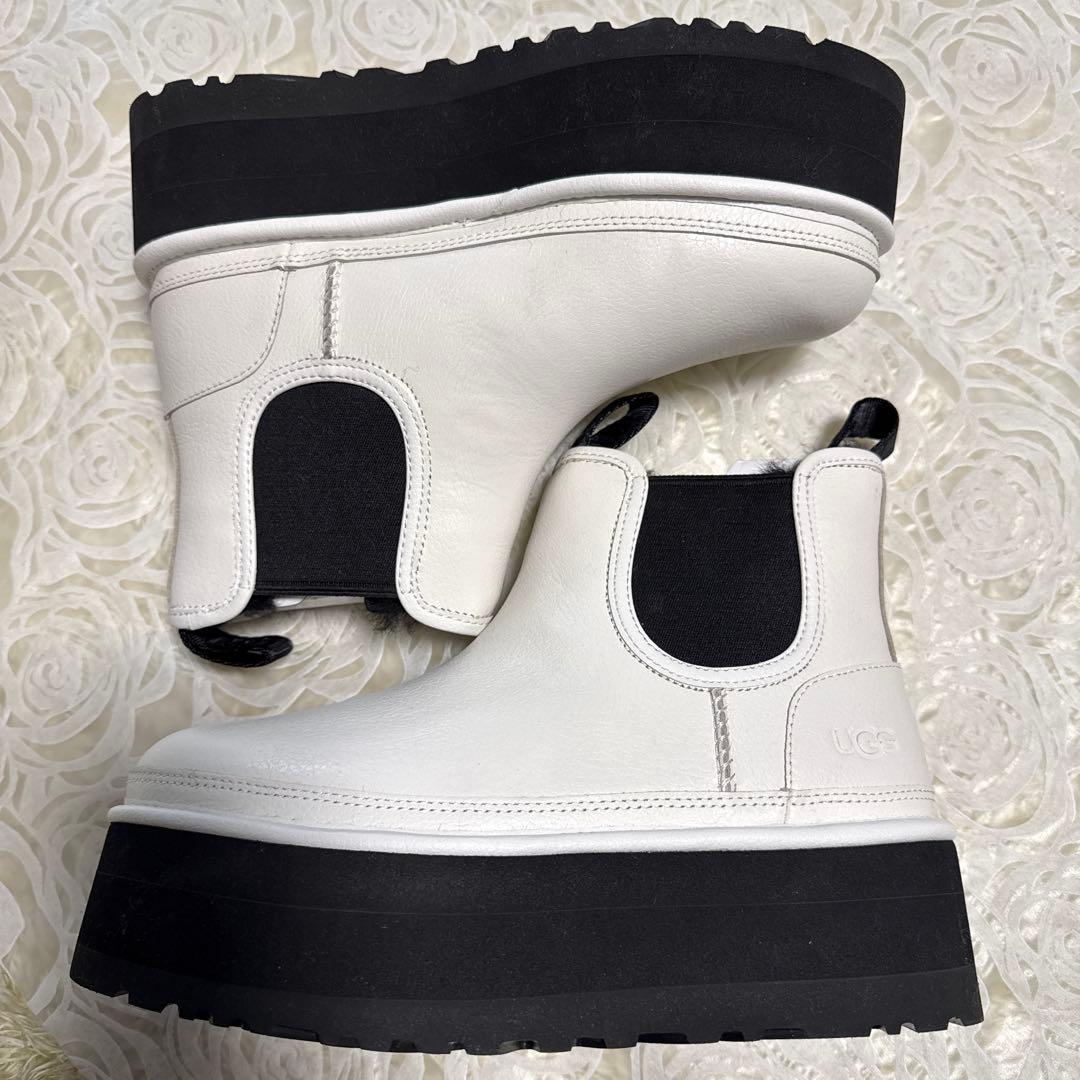 UGG ホワイト チェルシーブーツ