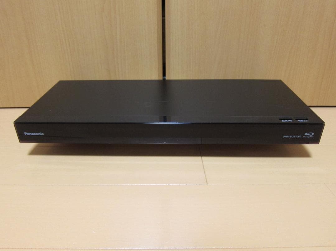 少し傷がありますが、ほぼ新品！Panasonic DMR-BCW1060