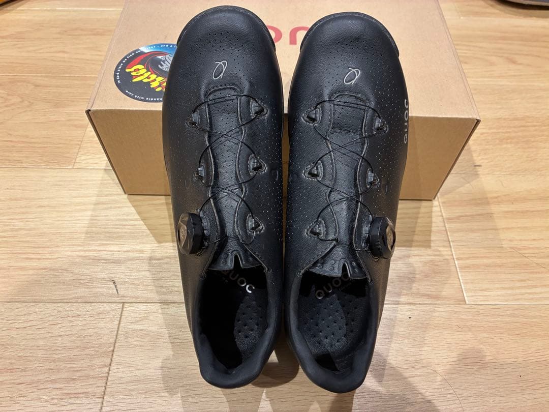 売り切り価格！QUOC シューズ ブラックEU41 25.5-26.5