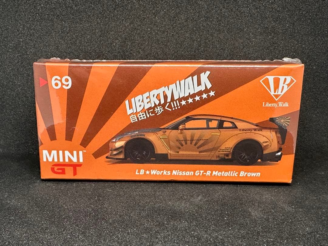 MINI GT ▶︎69 LB★Works Nissan GT-R