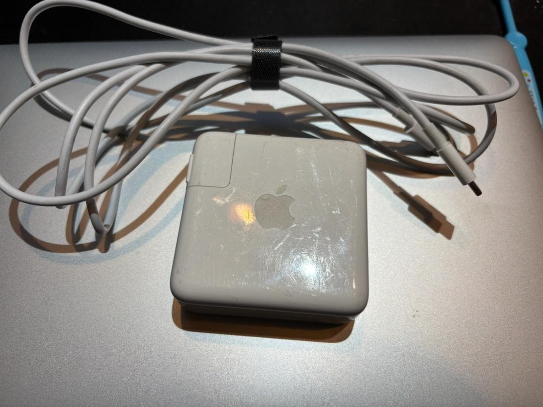 MacBook Pro (2020年式 13inc・i5・16GB・1TB)