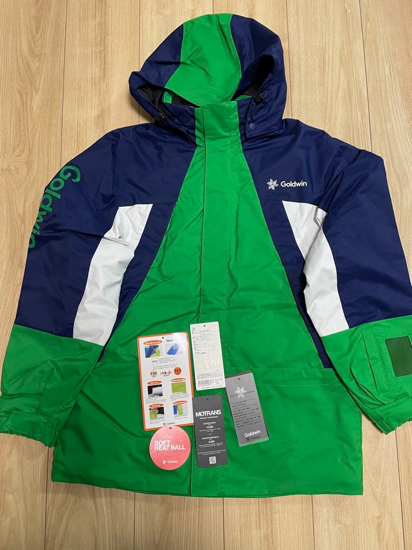 【超美品】お値下げ！早め用意！Goldwin160サイズスキーウェア