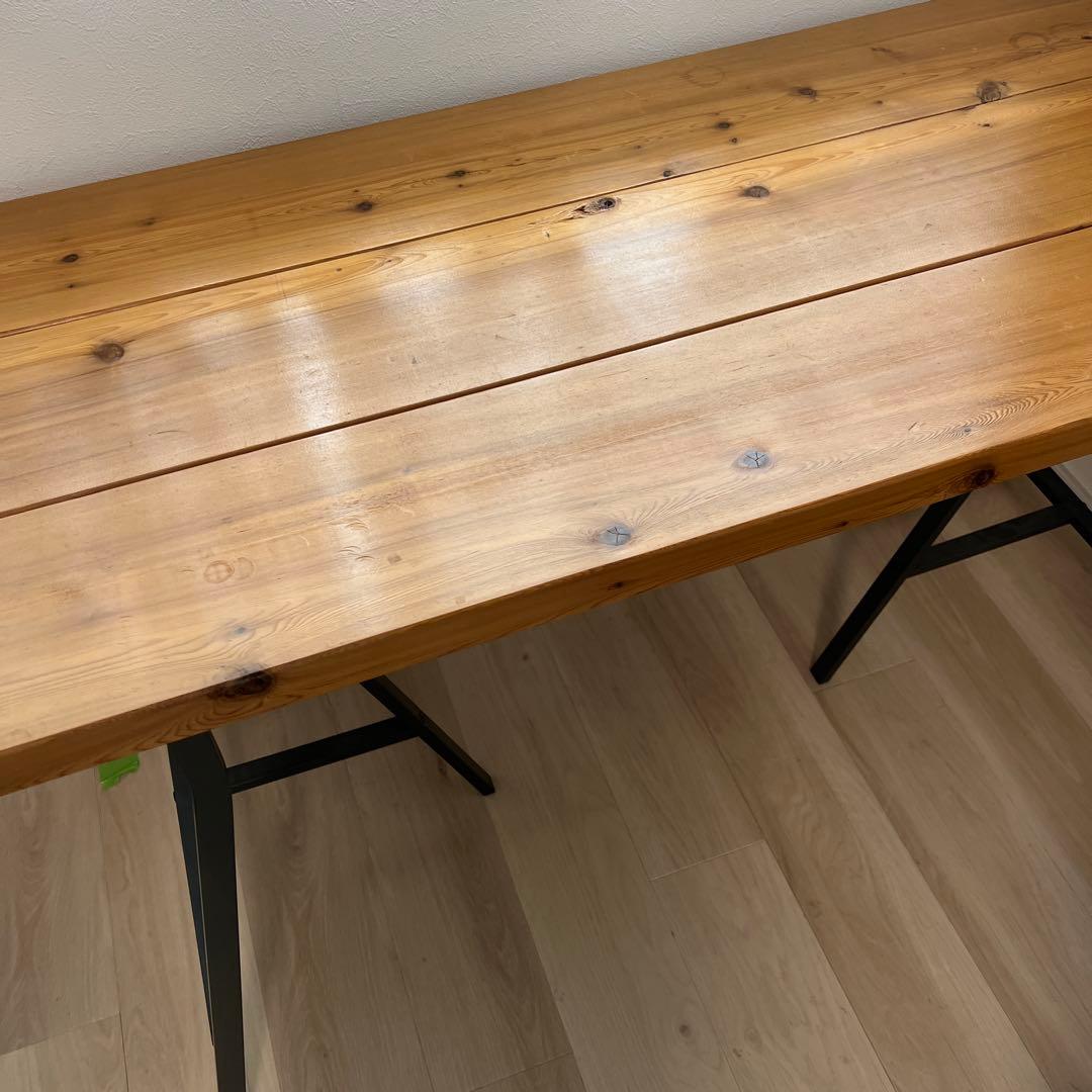 ナチュラルウッドの木製デスク