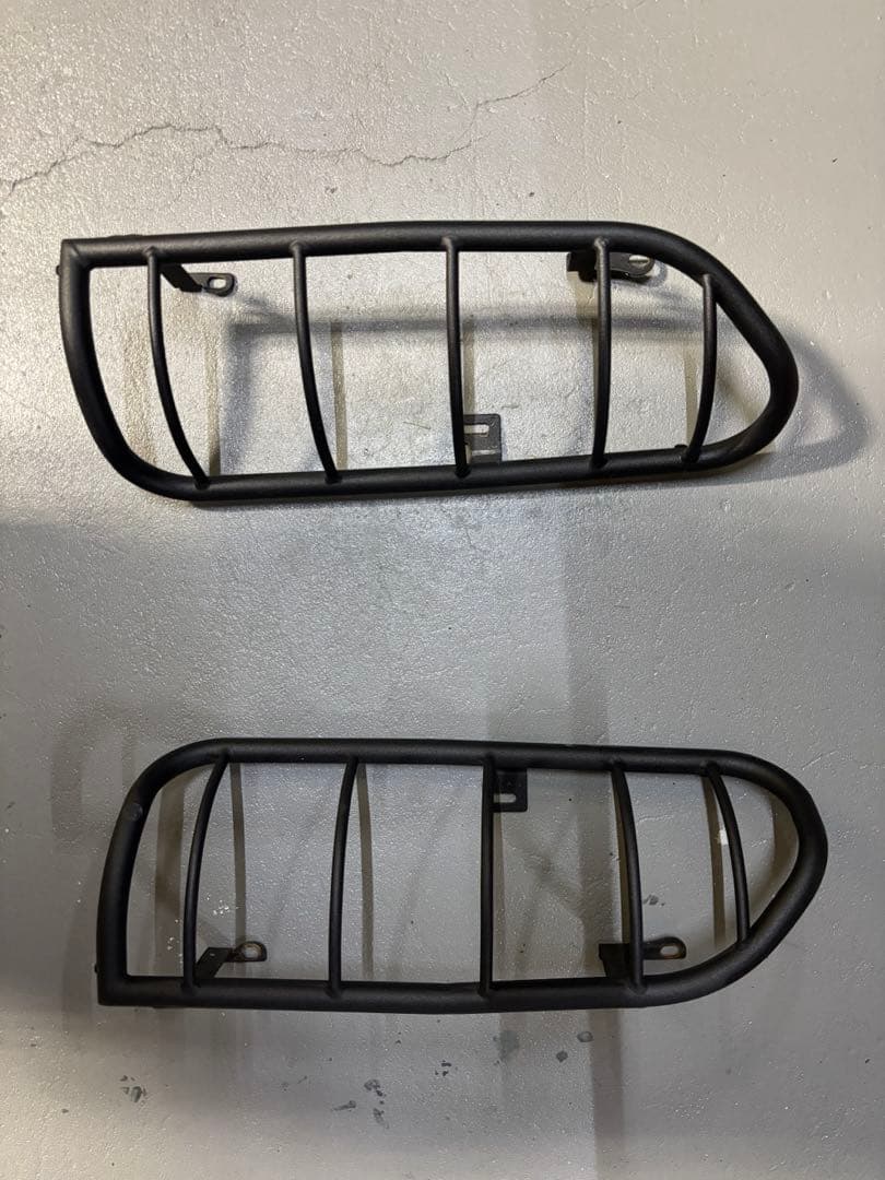 ハイエース用　テールランプガード