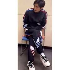 【即購入OK　目黒蓮着用】アディダス　トリコロールウェア上下セット