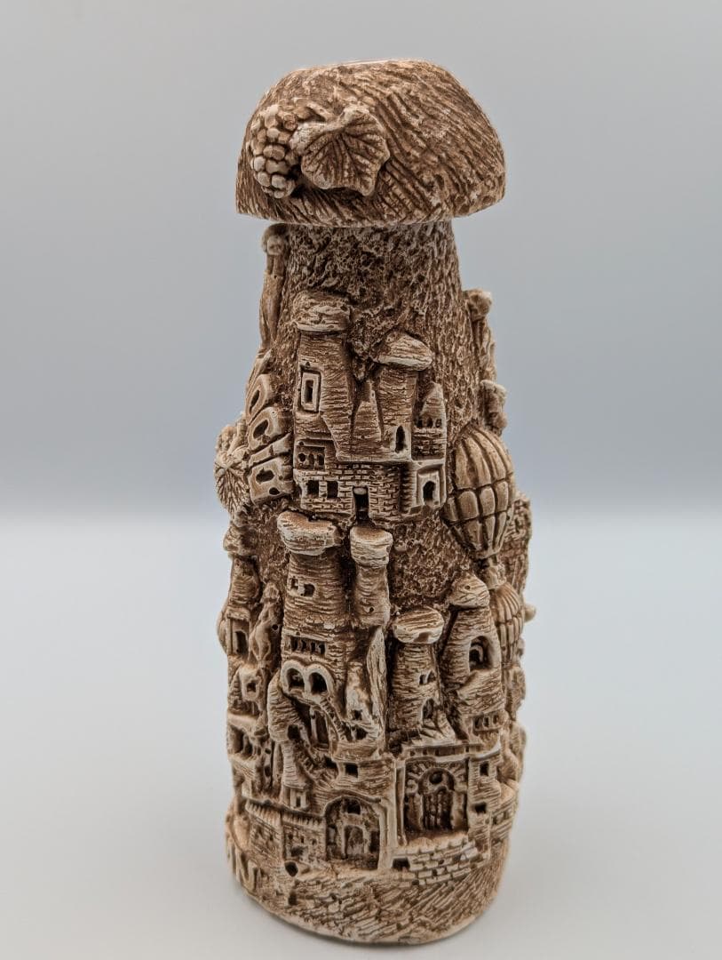 トルコ世界遺産カッパドキア彫刻ワイン中味入り未開封高さ20cm直径8cm