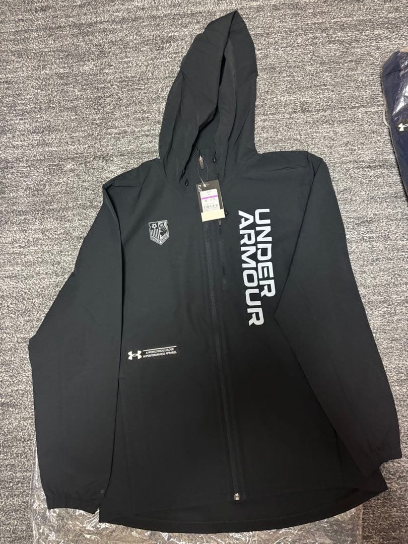 大宮アルディージャ UNDER ARMOUR フード付きジャケット XXL