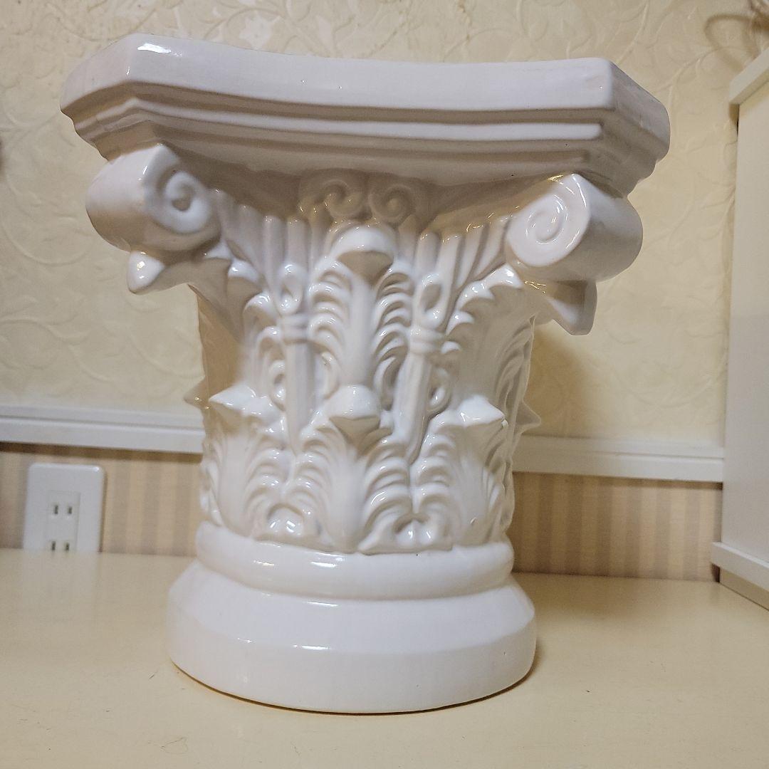ギリシャ神殿の細工が素敵な花台　コラムスタンド　フラワースタンド　台座