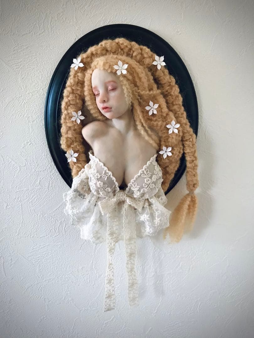 壁掛けオブジェ【柔らかい少女A】