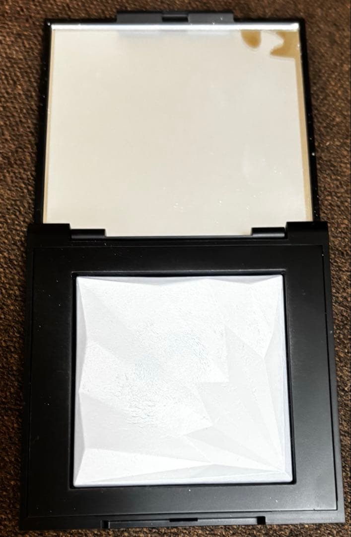 シュウウエムラ　アンリミテッド ルミマット セッティング ジェル イン パウダー