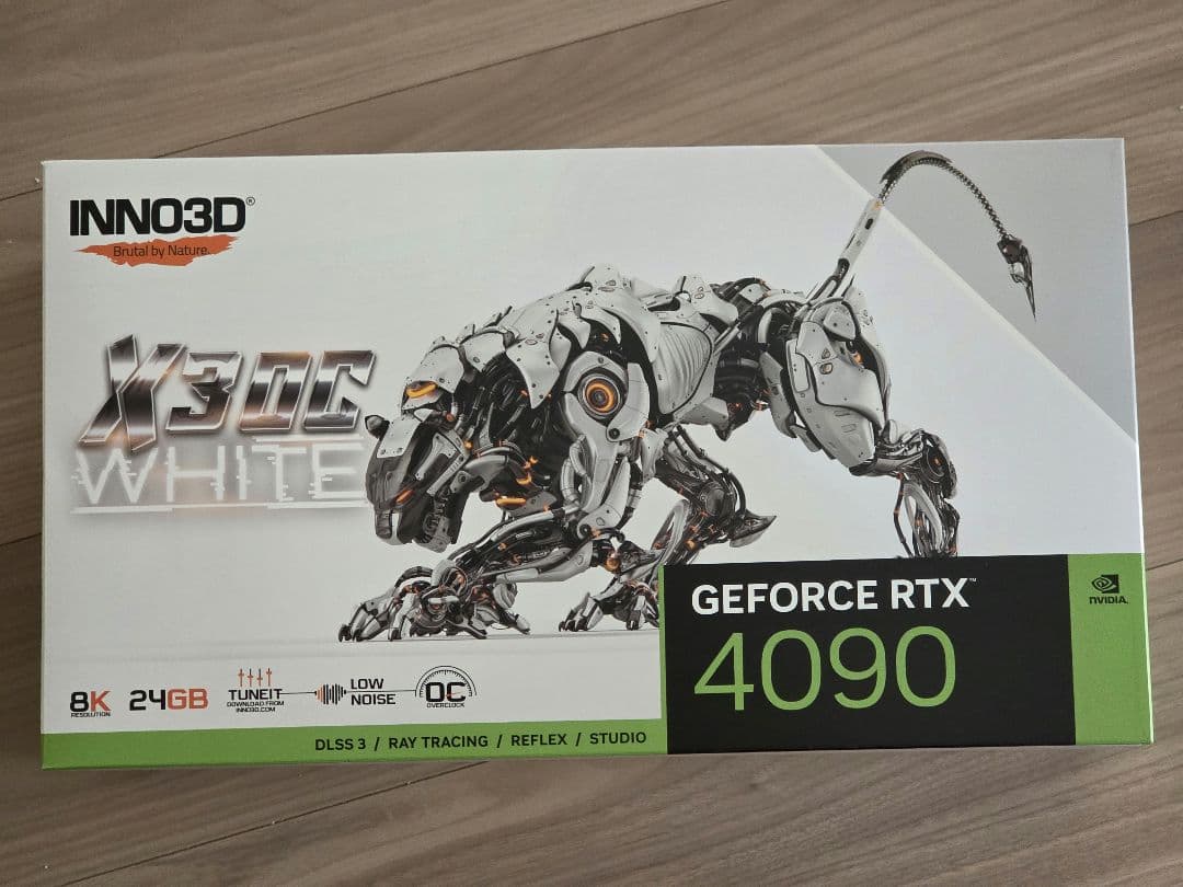 INNO3D GeForce RTX 4090 24GB　白モデル