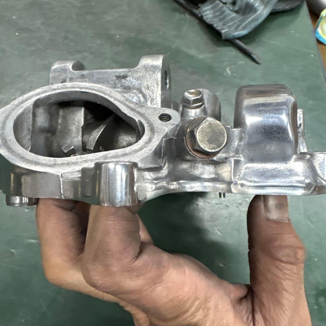 ひ*で様 sr400 2型　シリンダーヘッド　完全鏡面仕上げ