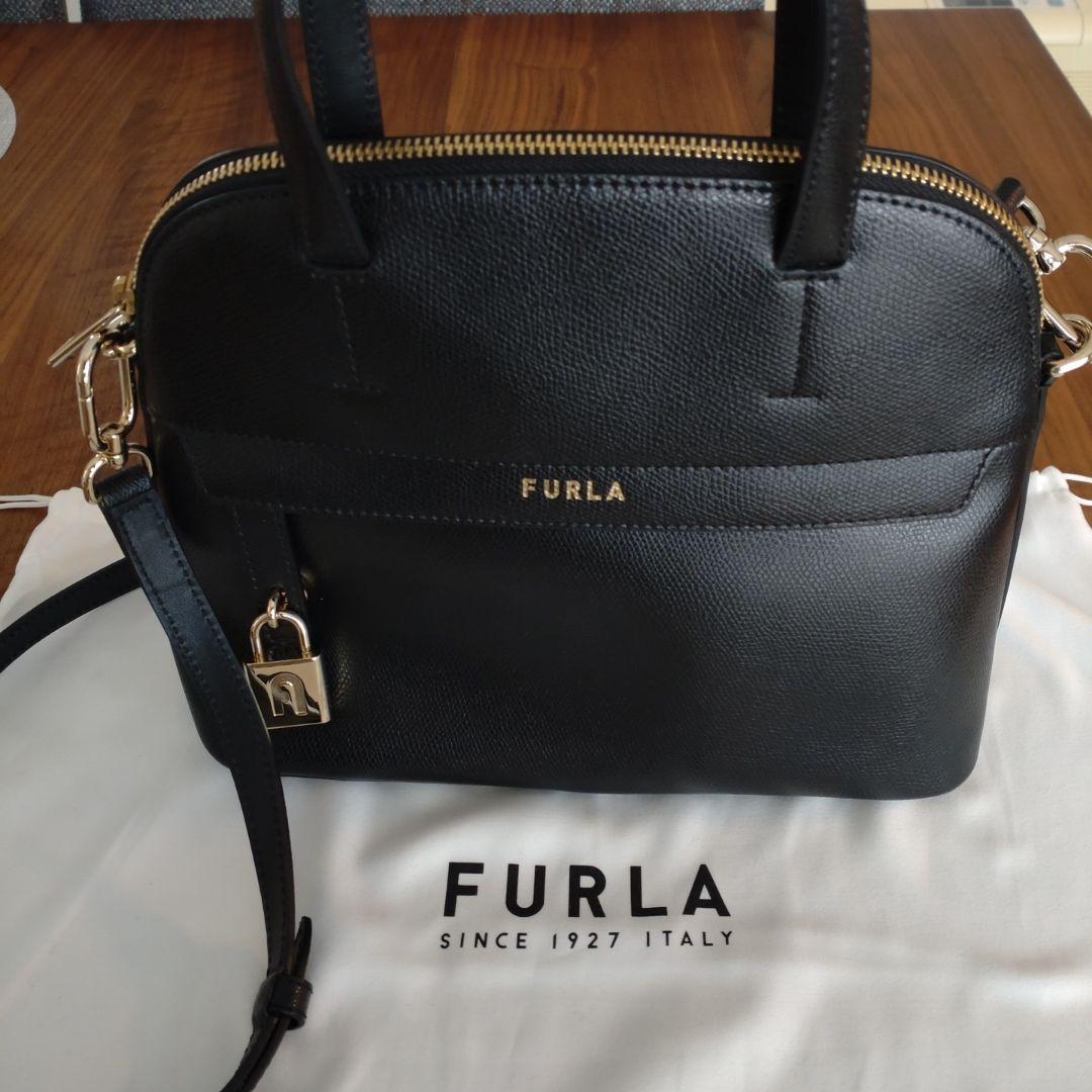 FURLA パイパー　ブラック ハンドバッグ　ショルダーつき