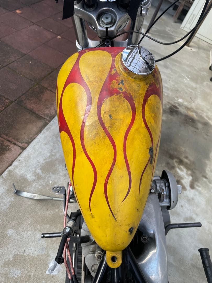 ナローマスタングタンク　フレアパターン　黄色×赤　ショベルヘッド　パンヘッド