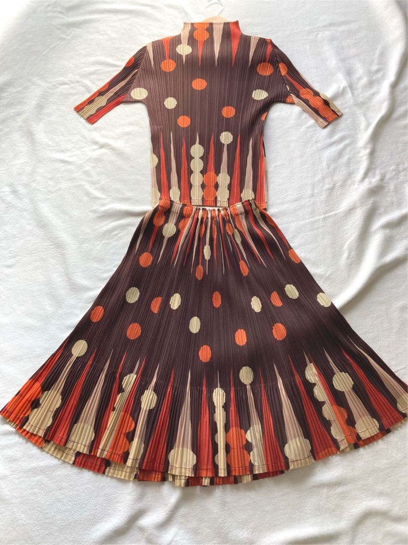 美品　サイズL相当　イッセイミヤケ　プリーツ加工　セットアップ　ドット　ブラウン
