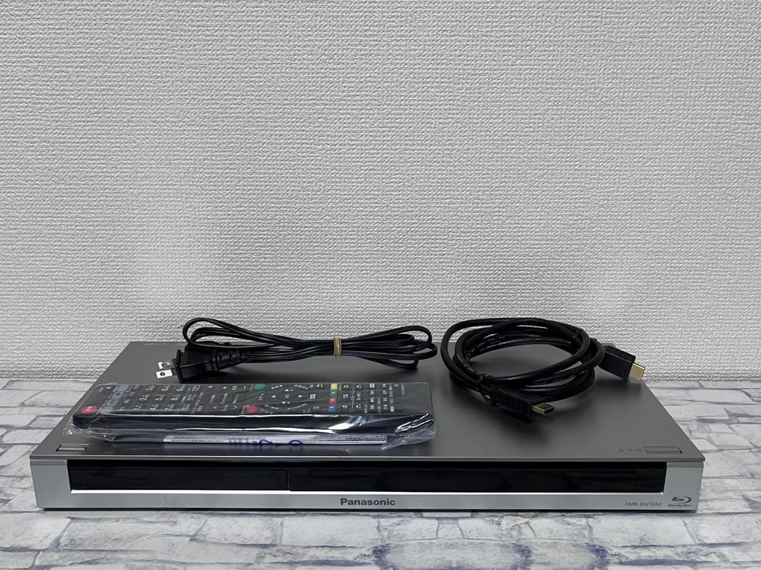 新品リモコン　1TB パナソニック　ブルーレイレコーダー DMR-BWT650
