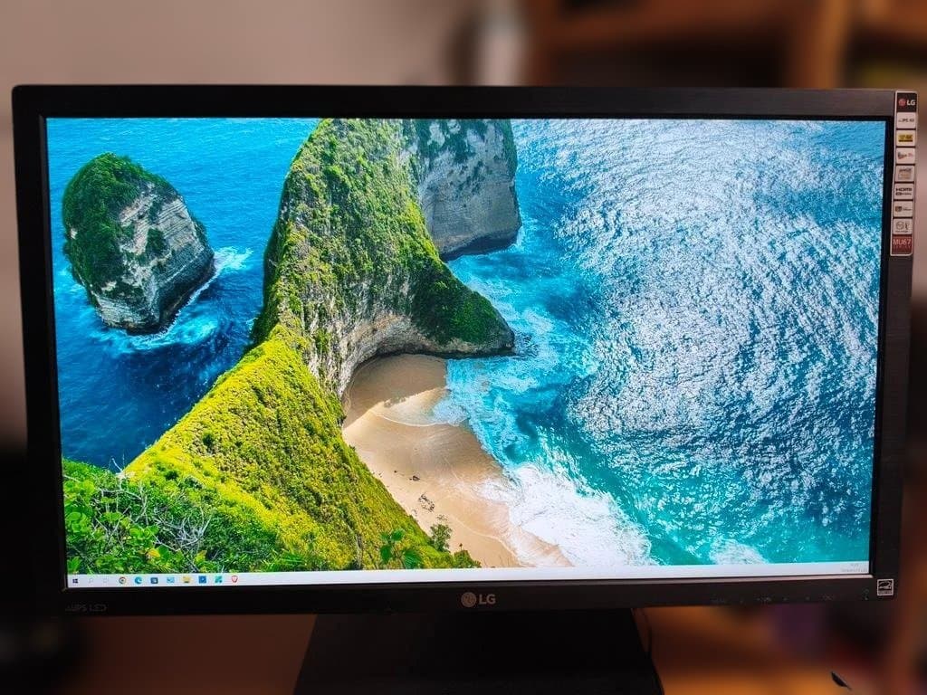LG 27型ワイド 27MU67 IPS 4K モニター 中古美品 箱付き