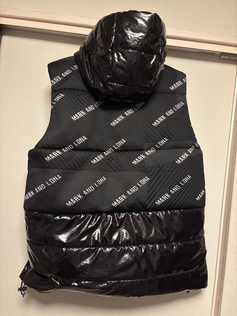 マークアンドロナ ブラックダウンベスト サイズ50