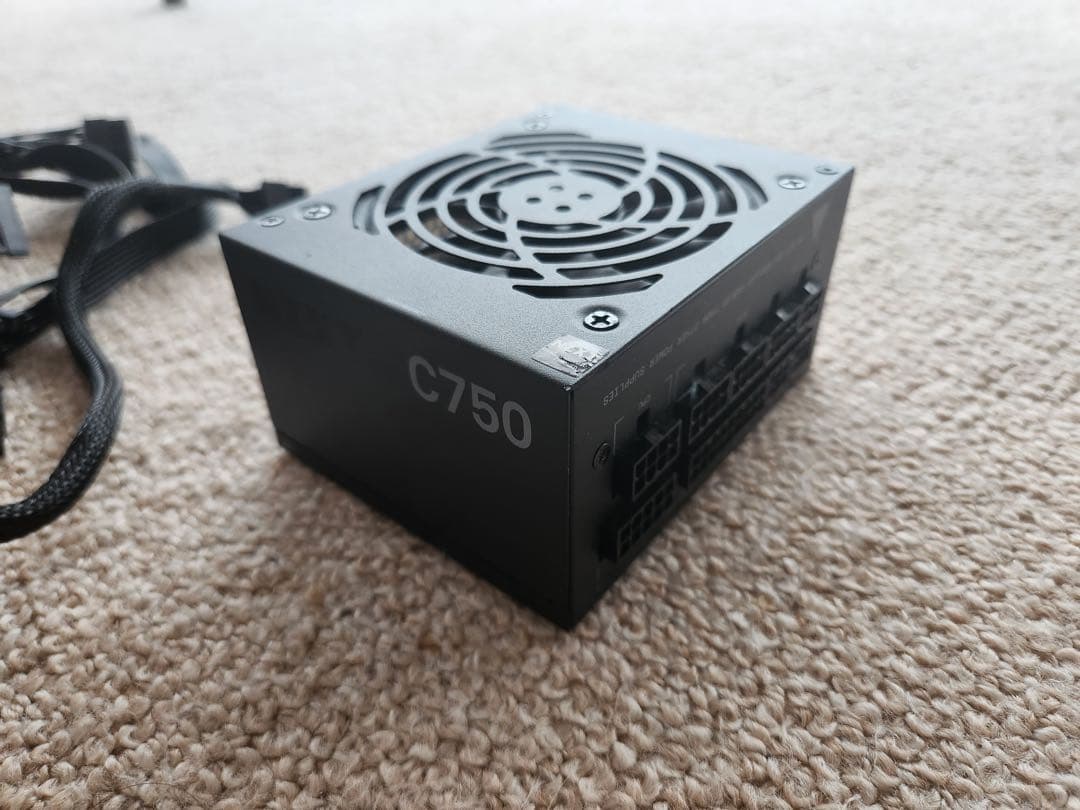 NZXT C750 Gold SFX PSU 電源ユニット