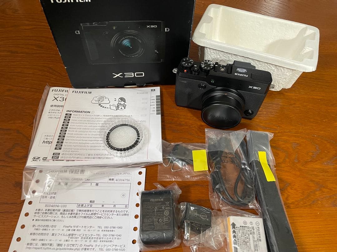 【新品未使用品】　FUJIFILM プレミアムコンパクトデジタルカメラ　X30