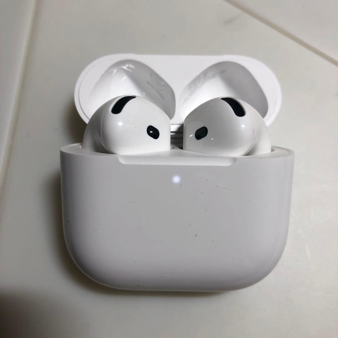 Apple AirPods 第4世代　ANC ノイズキャンセリング付き