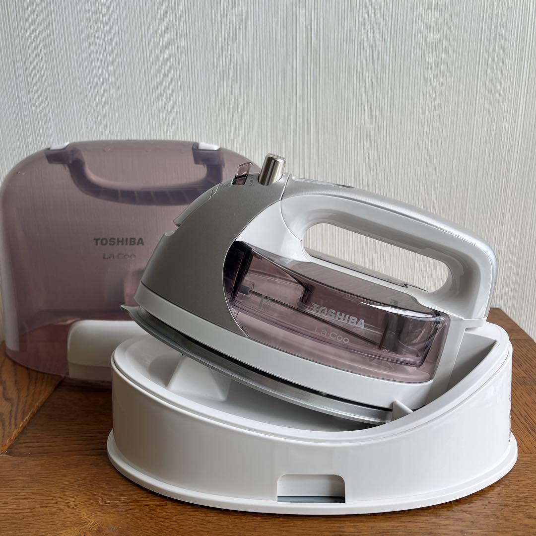 東芝コードレススチームアイロン　TA-FDX770