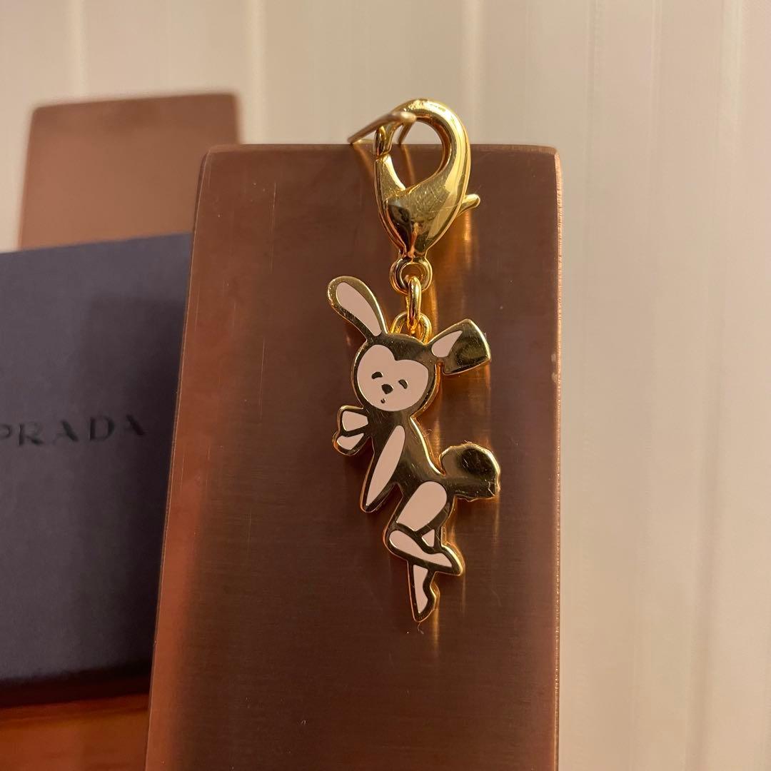 ✨美品✨【ハイブランド】PRADA（プラダ）真鍮製 ラビットモチーフ チャーム