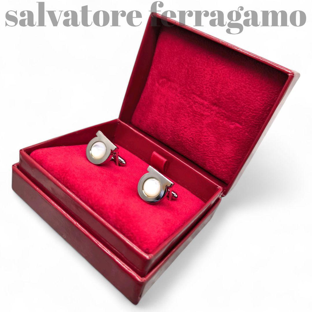 廃盤　極美品　サルヴァトーレ　フェラガモ　カフス　ガンチーニ　ムーンストーン