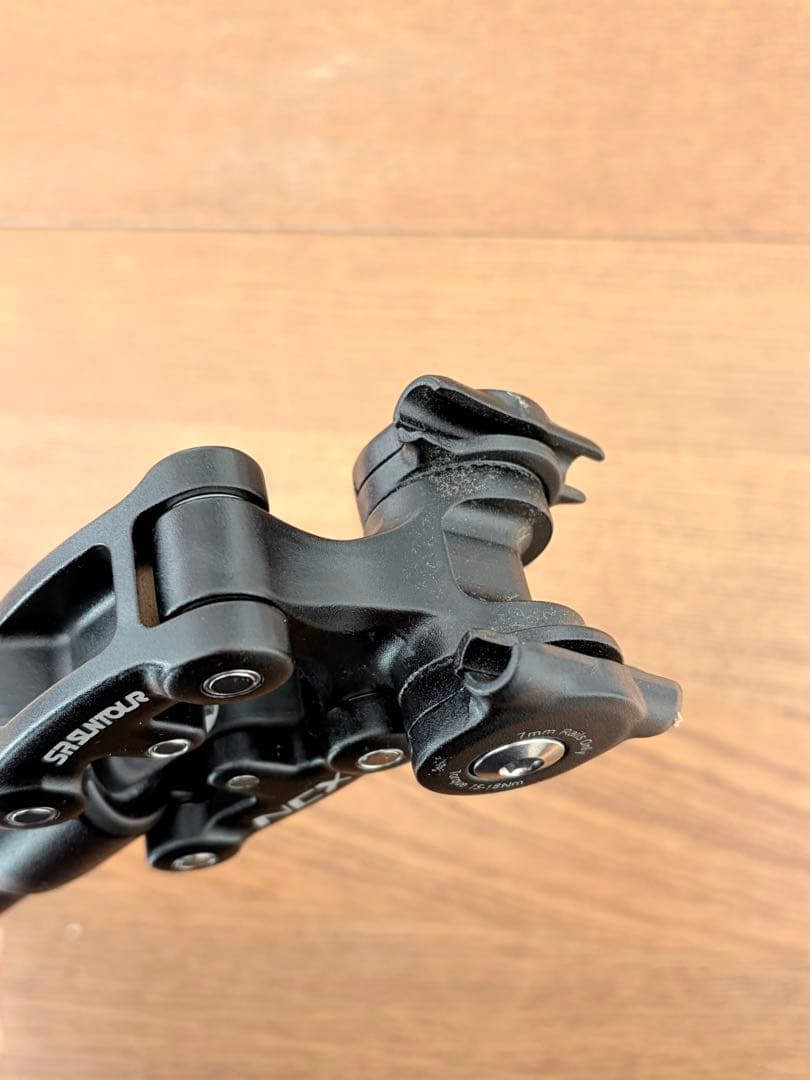 SR SUNTOURサスペンションシートポスト/NCX EXA Formリアサス