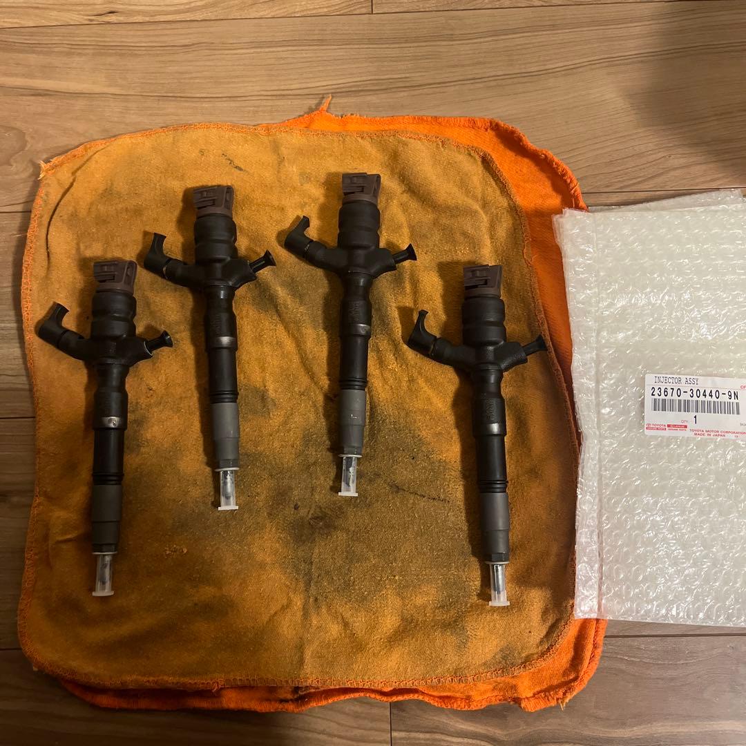 ハイエース　インジェクター 4個セット 23670-30440 中古品　1KD