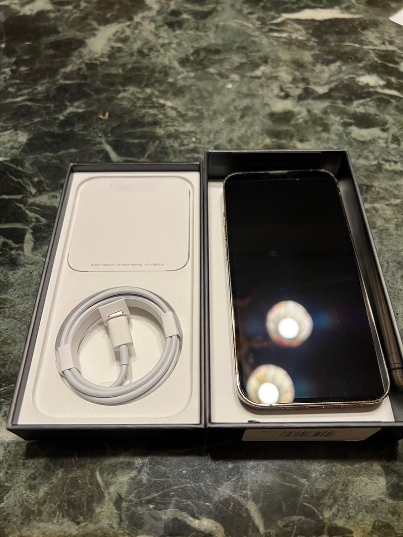 iPhone 13Pro本体 充電ケーブル付き