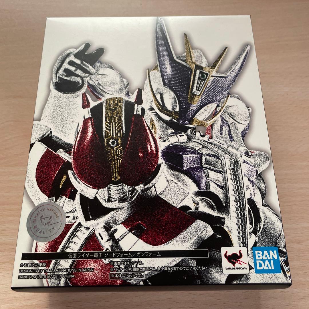 S.H.Figuarts 真骨彫製法 仮面ライダー電王ソード&ガンフォーム