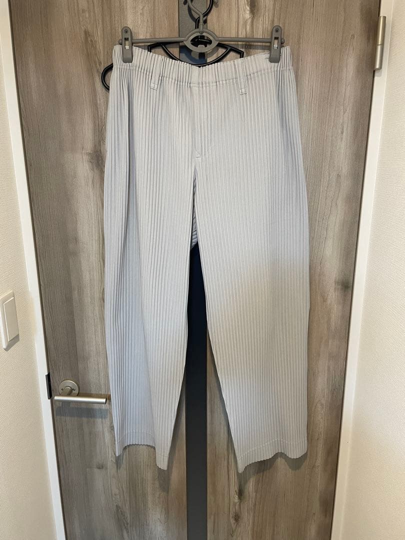 プリーツパンツ　ライトグレー　ベルトループ　サイズ3 オムプリッセイッセイミヤケ