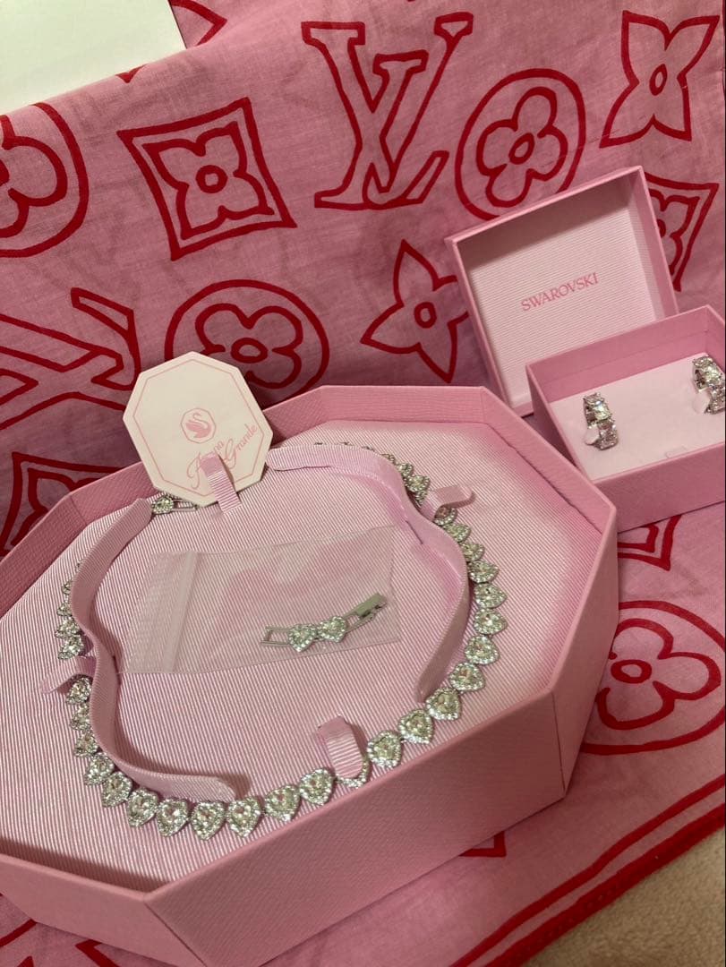 スワロフスキー★ハートネックレス＆イヤリング★セット売り★週末値下げ！！！