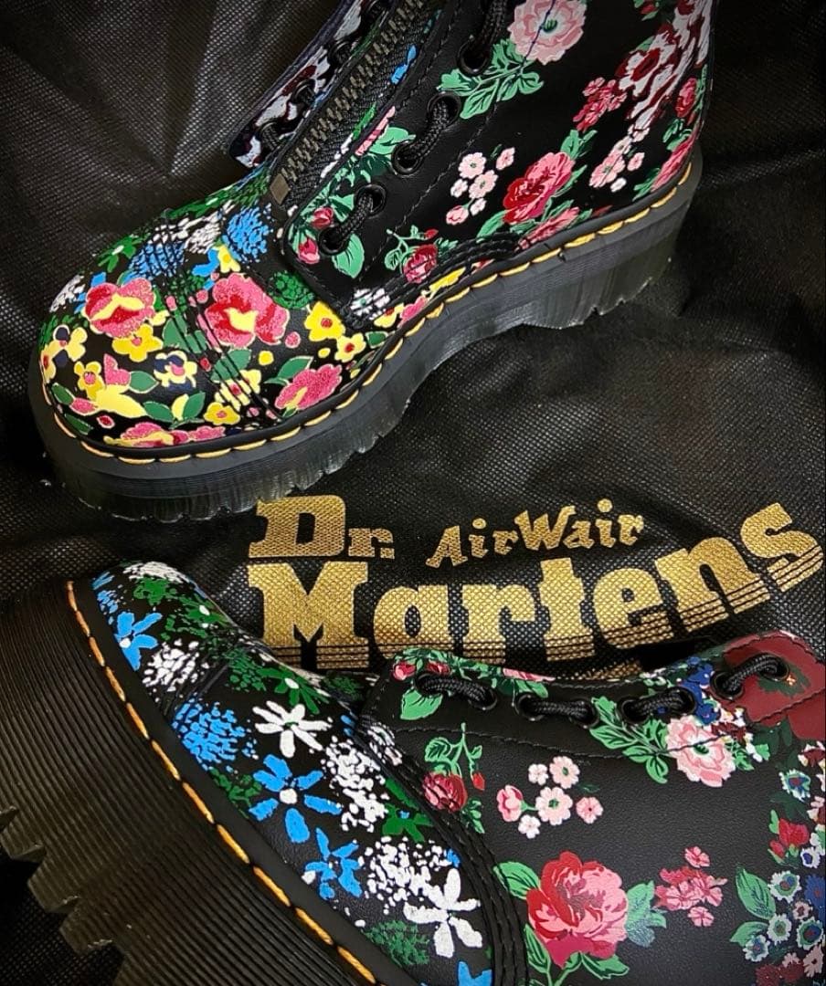 Dr. Martens ドクターマーチン 花柄 ブーツ チャック付き