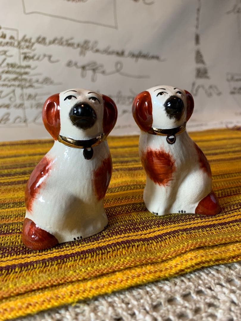 イギリス製　ビンテージのスタッフォードシャードックの可愛いミニの2匹セット！