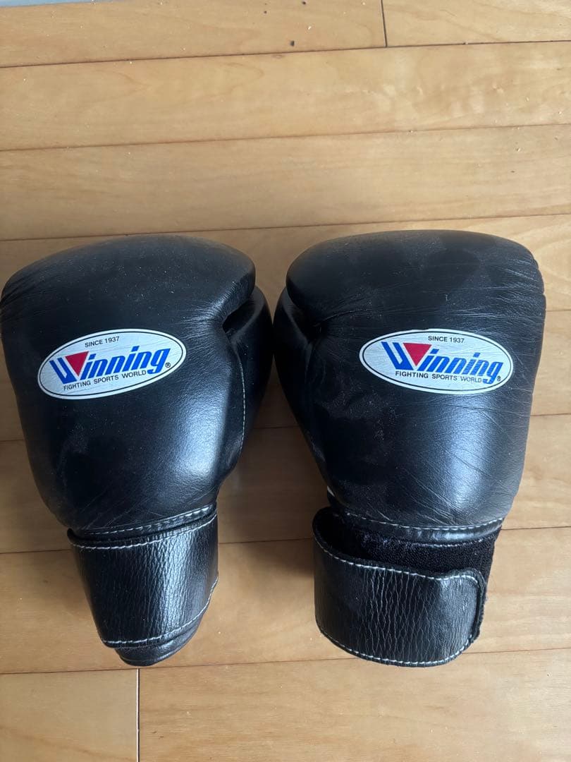 Winning ボクシンググローブ 黒 8oz