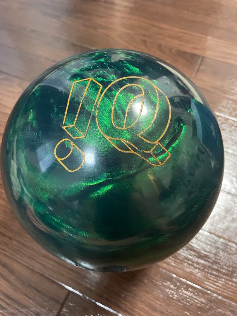 ボウリングボール IQ エメラルド