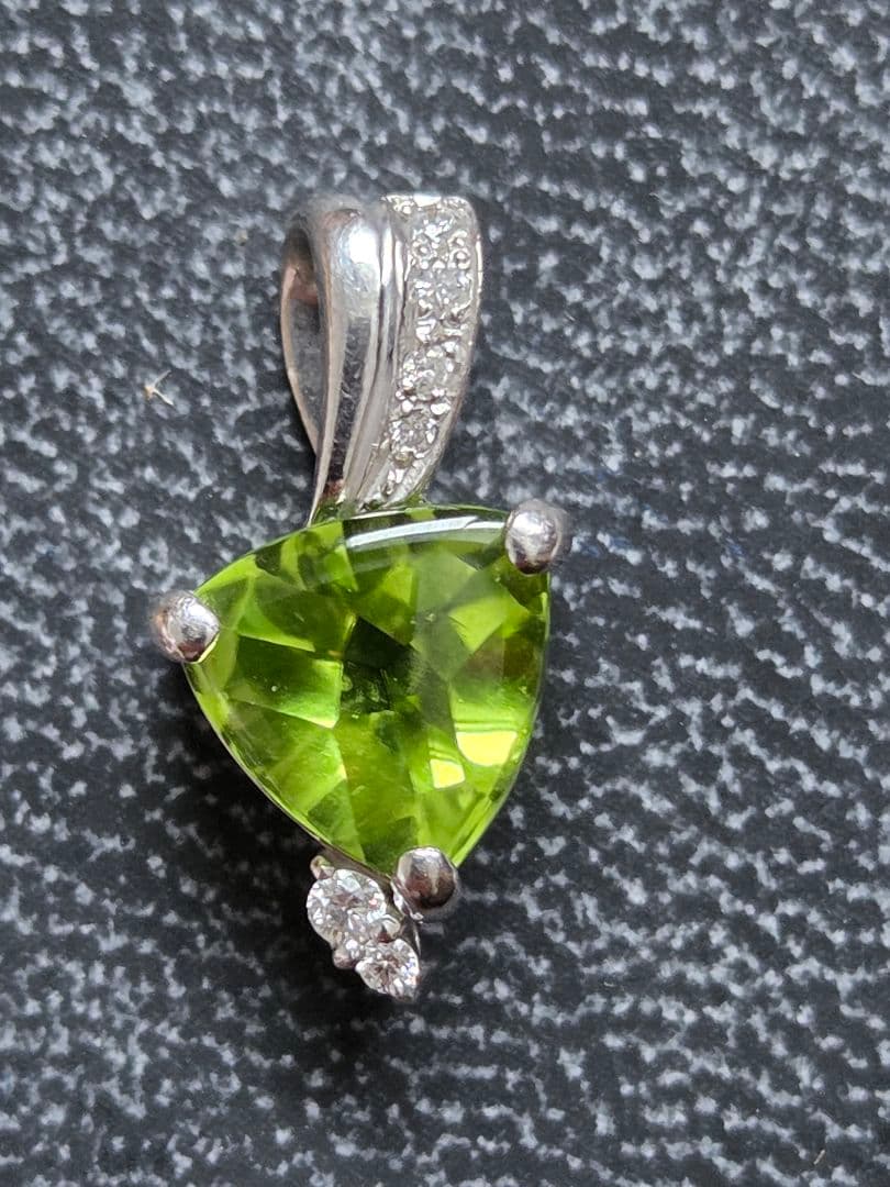 2.0ct K18WG ★2.1g★ペリドット ペンダントトップ
