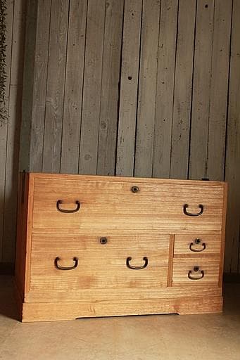 古い木製の引き出し4杯　チェスト　桐箪笥　昭和レトロ　収納　古家具　古民家