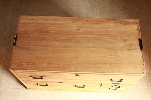 古い木製の引き出し4杯　チェスト　桐箪笥　昭和レトロ　収納　古家具　古民家