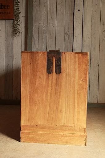 古い木製の引き出し4杯　チェスト　桐箪笥　昭和レトロ　収納　古家具　古民家