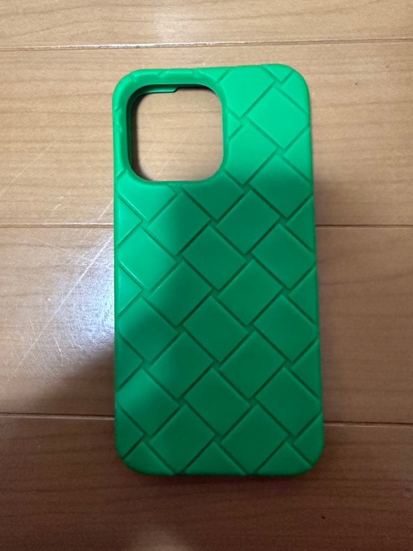 ボッテガ　シリコン iPhone13 iPhone13pro 緑　パラキート