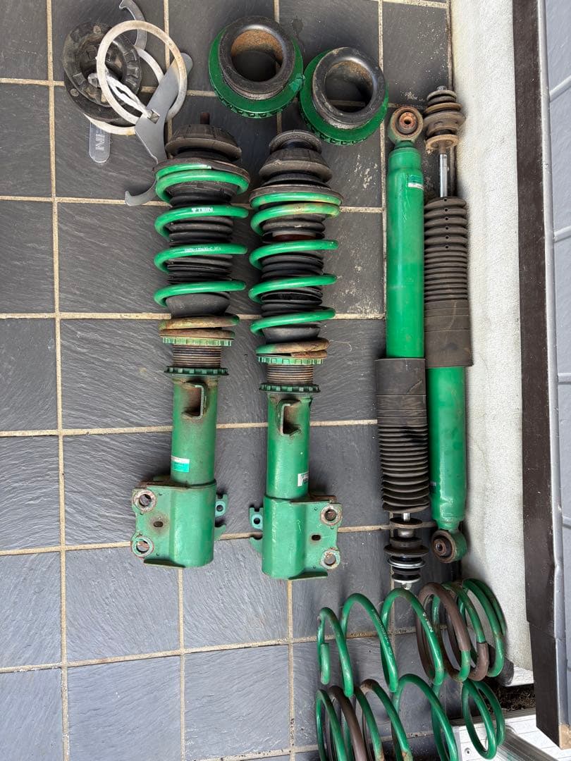 TEIN 車高調 アクア用