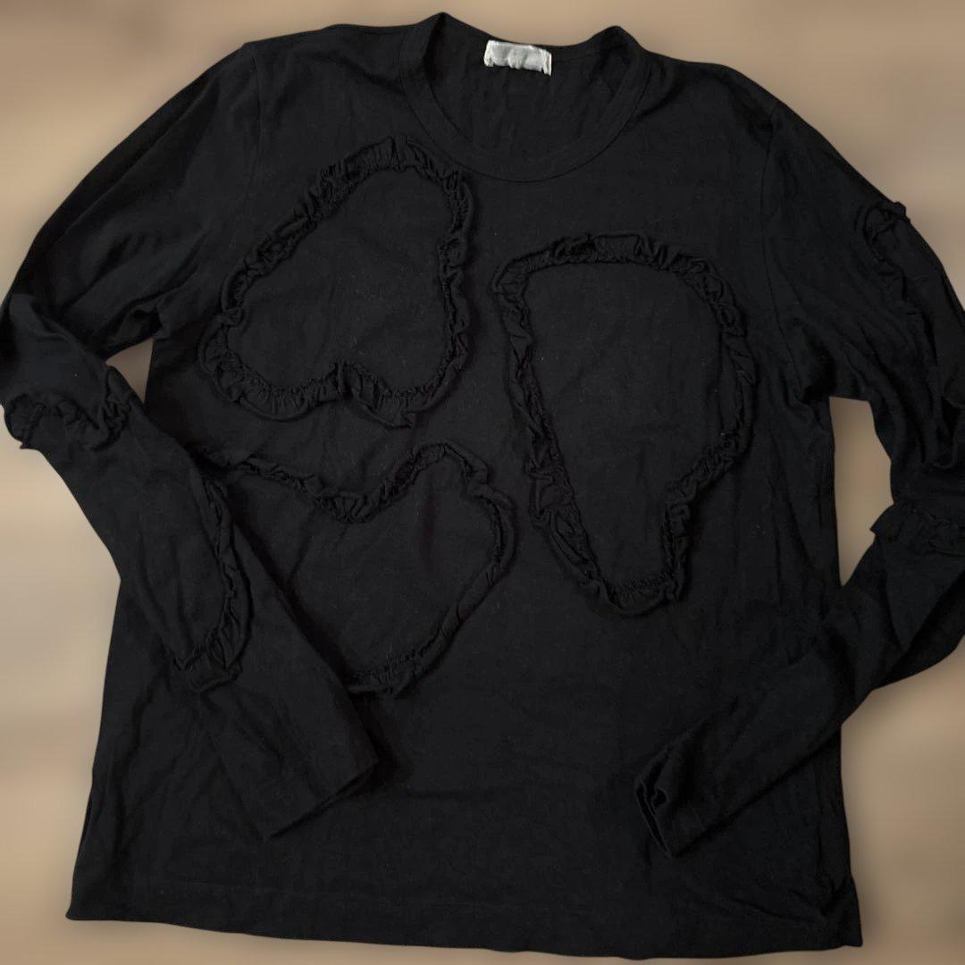 フリル付き黒長袖Tシャツ